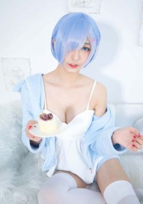 一个人WWW在线观看免费下载_720免费在线观看